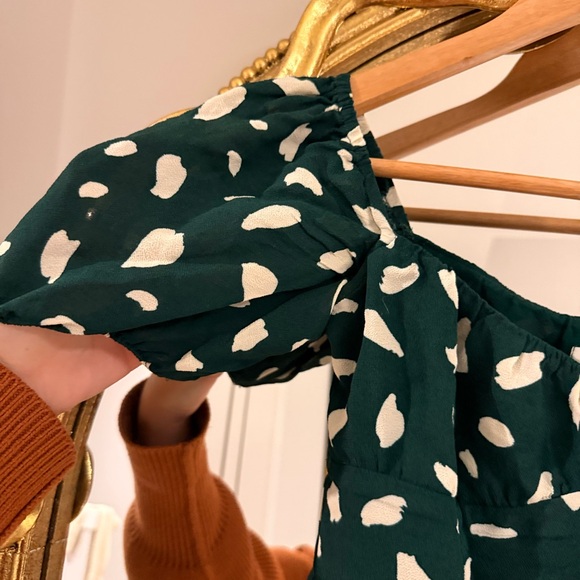 Reformation Berry Milkmaid Puff Sleeve Green Patterned Women's Top - Picture 5 of 8